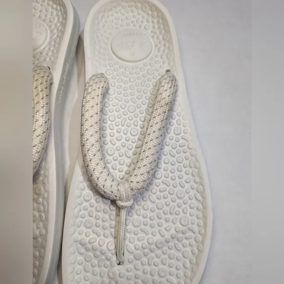 ALLBIRDS Sandals White Blizzard Sugar Zeffers Flip Flops Women's Size US 9.5 EUC - Picture 8 of 13